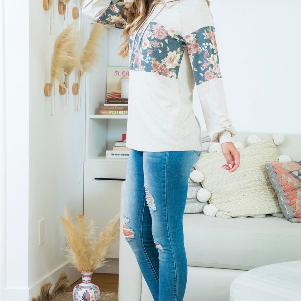 𝅺floral CONTRAST LONG SLEEVE HOODIE WITH SELF TIE-OATMEAL-BLACK/DARK CORAL! - Picture 2 of 6